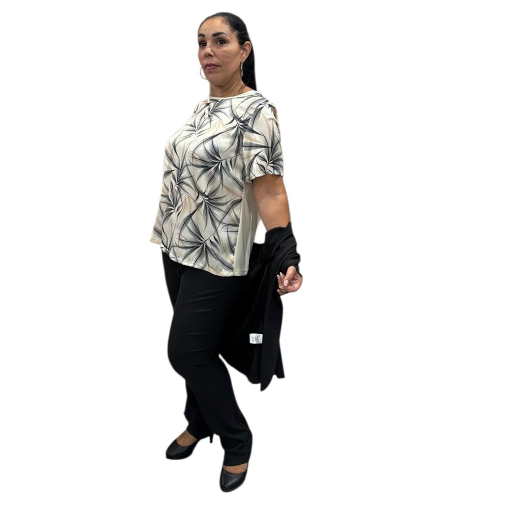 ART. G/112. COD 06085 Tailleur tre pezzi con maglia in raso a fantasia