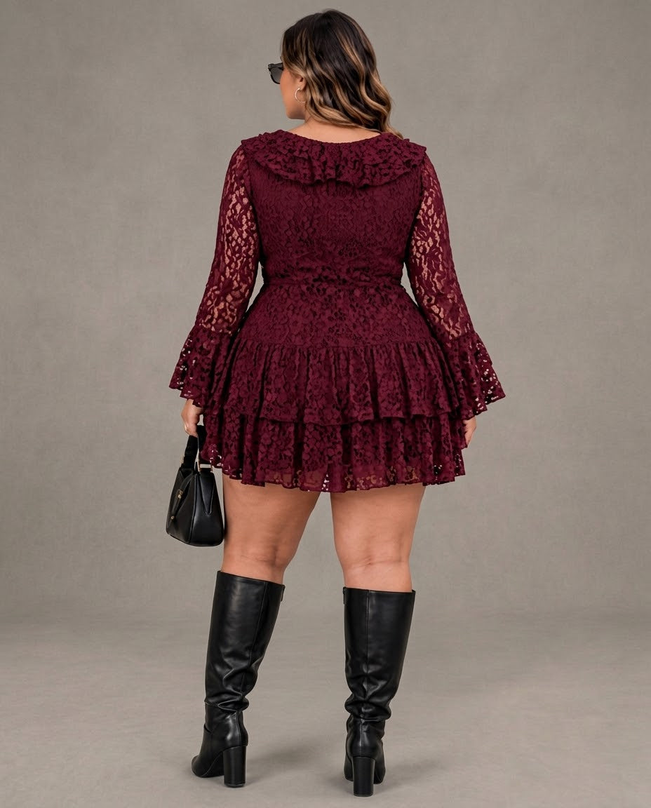 Tutina Corta in Pizzo Art.08077 Effetto Abito con Shorts Integrati e Rouches