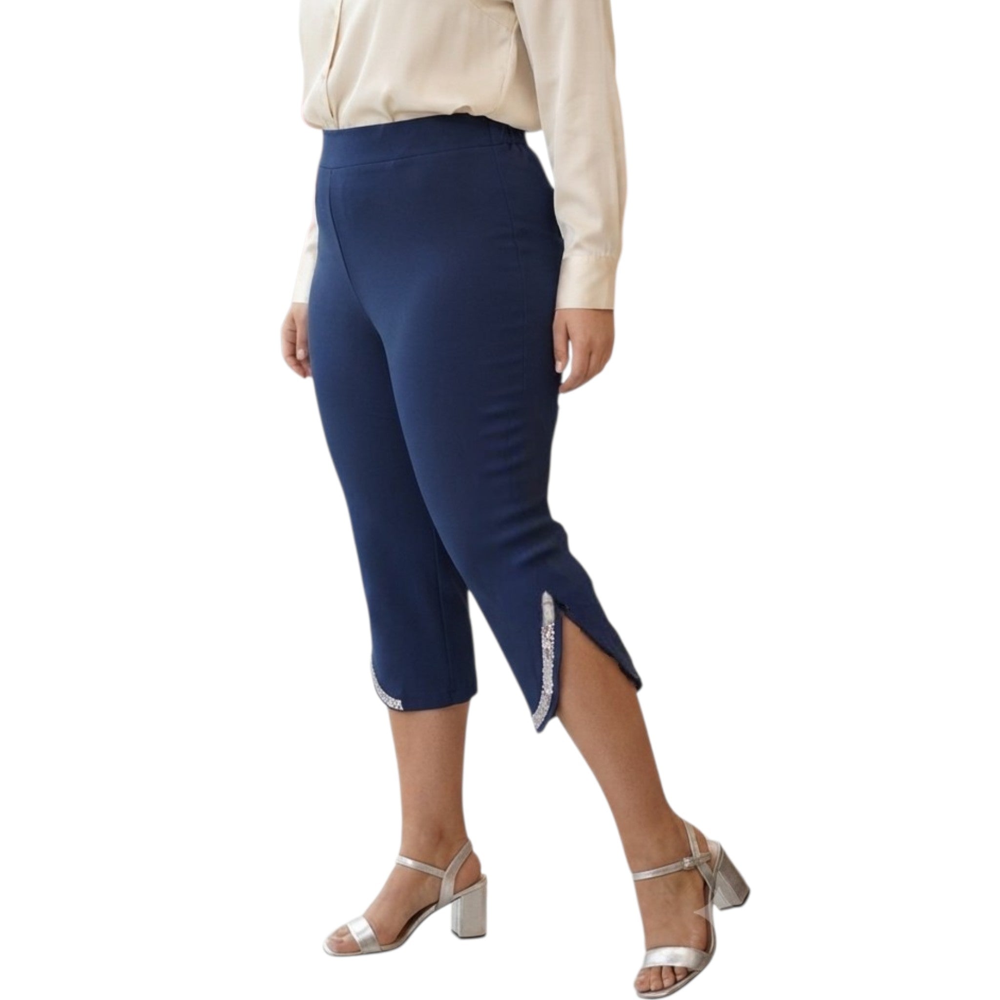 PANTALONE CAPRI CON DETTAGLIO PAIETTES ARGENTO E SPACCHI LATERALI BY PERTOM